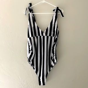 Shein Maternity Swimsuit size S